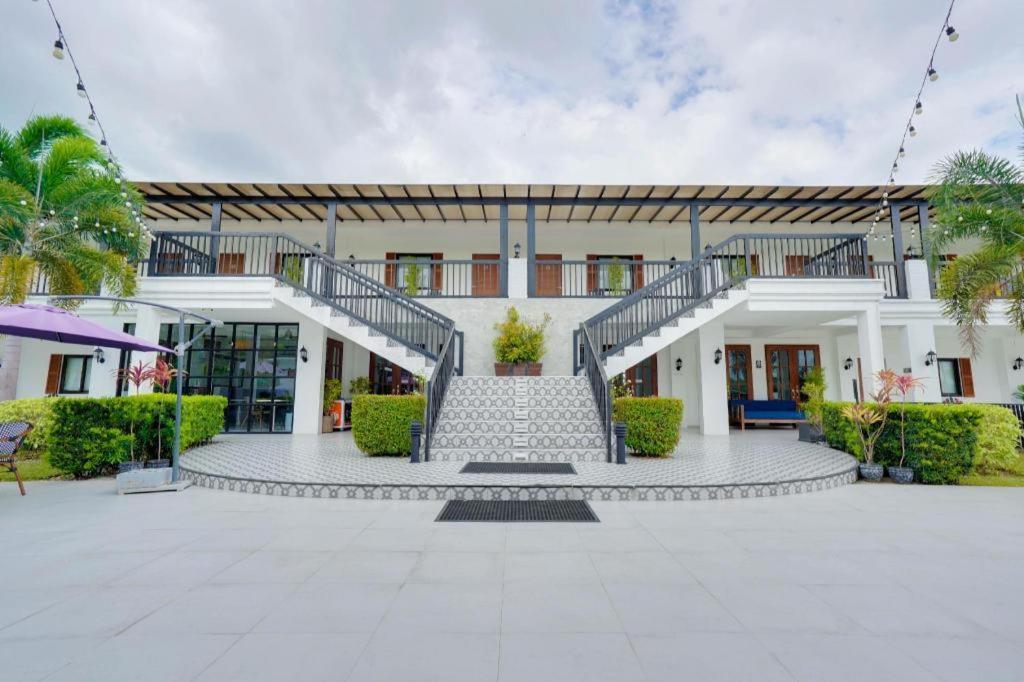 The Mansion Ξενοδοχείο Mabalacat Εξωτερικό φωτογραφία